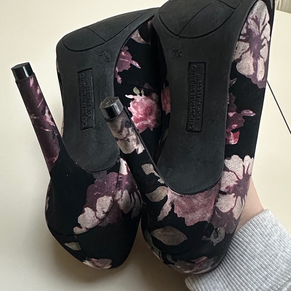 🌺 CHRISTIAN SIRIANO for Habit pointed pump heels featuring dark floral 7.5 - Picture 7 of 12